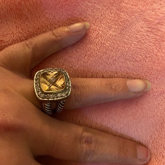 Gorgeous Costume Ring with Centre Yellow Stone - Picture 2 of 4